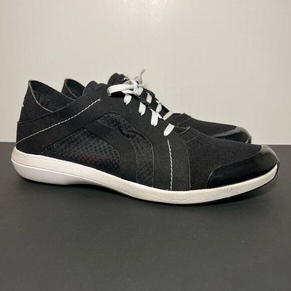 Aetrex Shoes - Womens AETREX Sloane Black Casual Sneakers / Size 9